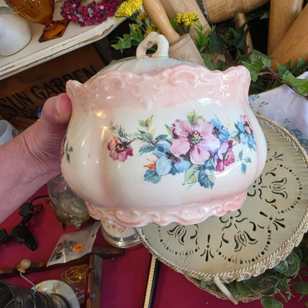 Lusterware Footed Small Tureen / Serving Bowl w/ Handles and Lid in Pearl White